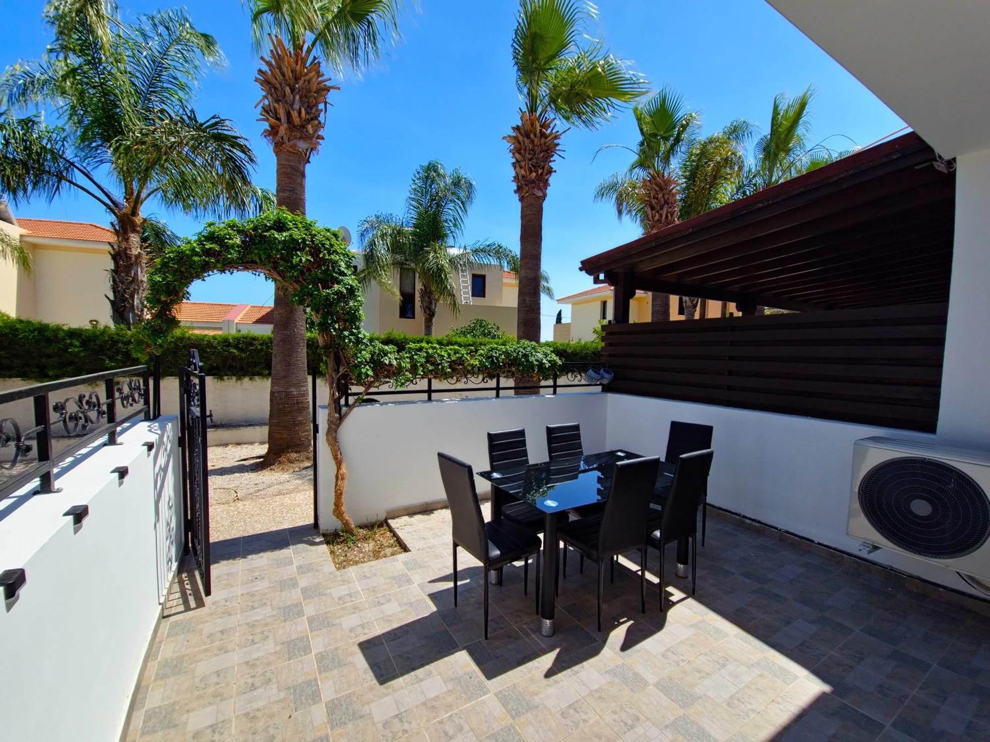 Oroklini Star 200Metres From The Sandy Beach Larnaca Exterior foto